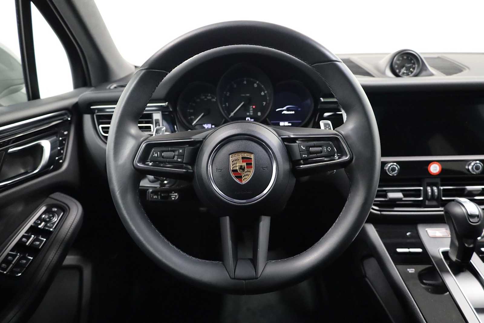 Thumbnail: 2025 Porsche Macan - 25