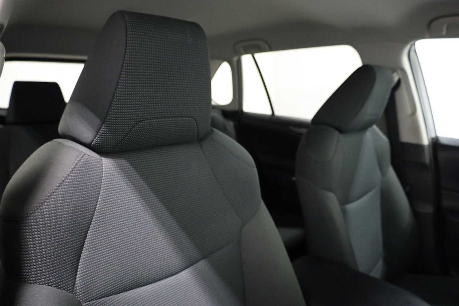 Thumbnail: 2021 Toyota RAV4 - 20