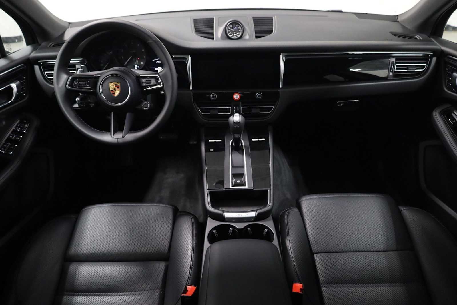 Thumbnail: 2026 Porsche Macan - 26