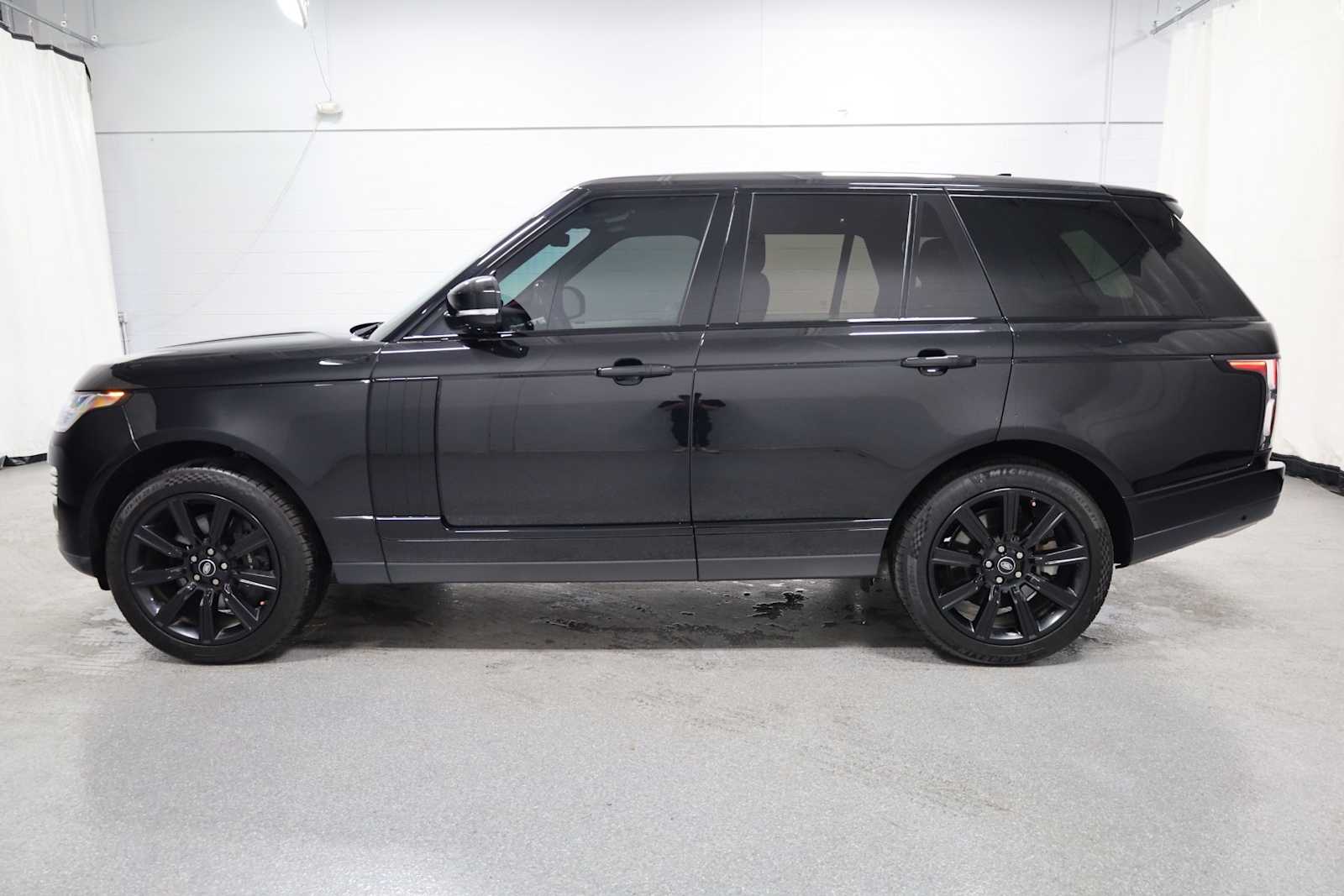 Thumbnail: 2021 Land Rover Range Rover - 2