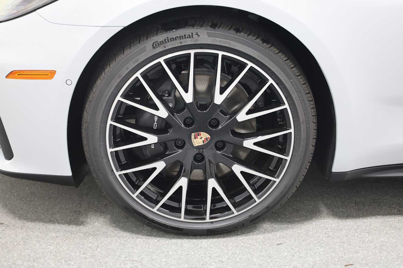 Thumbnail: 2025 Porsche Panamera - 38