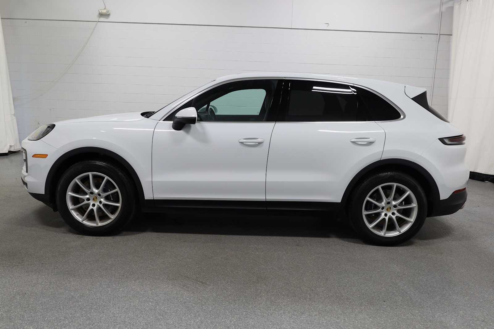 Thumbnail: 2024 Porsche Cayenne - 2