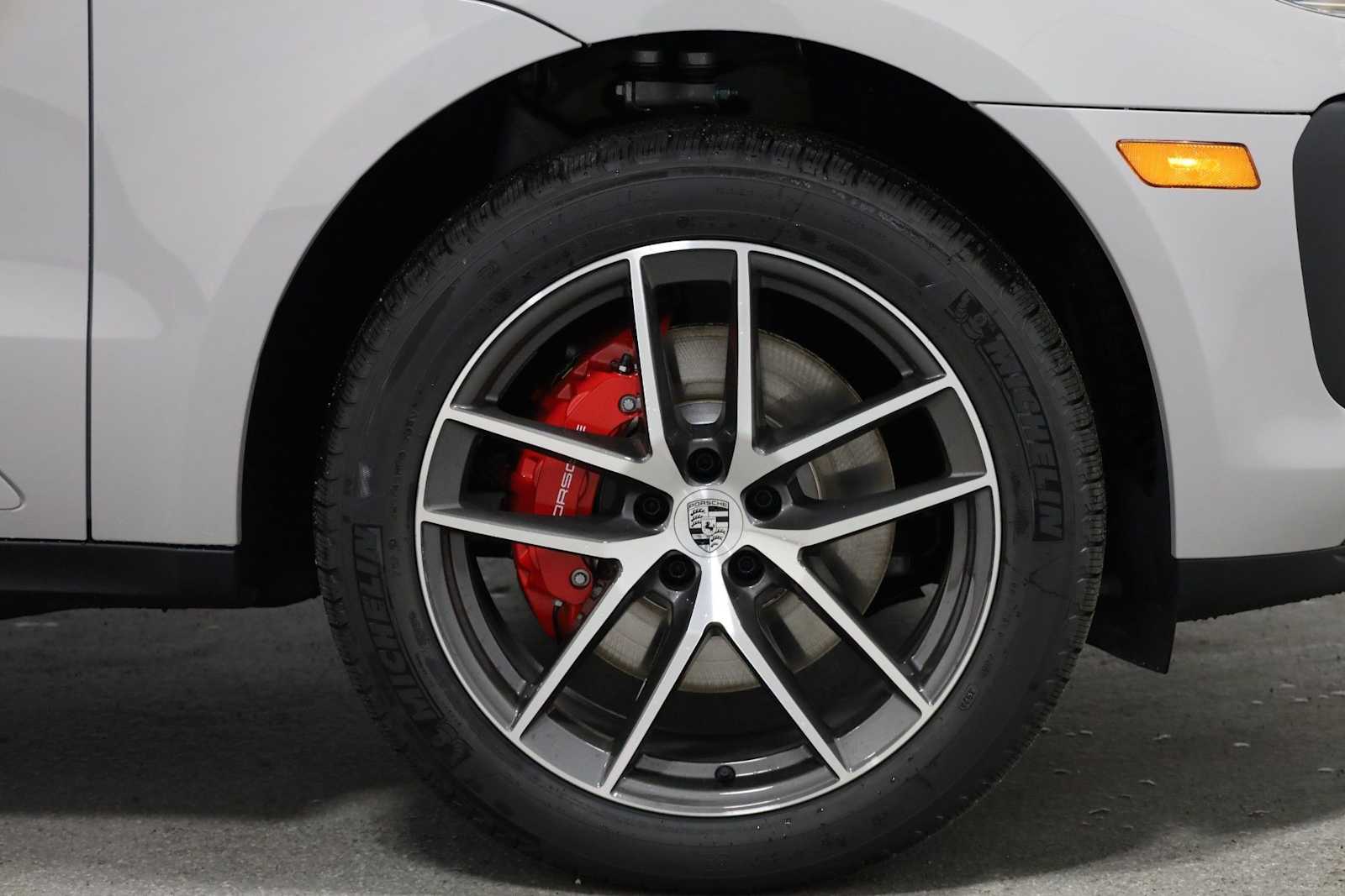 Thumbnail: 2026 Porsche Macan - 12