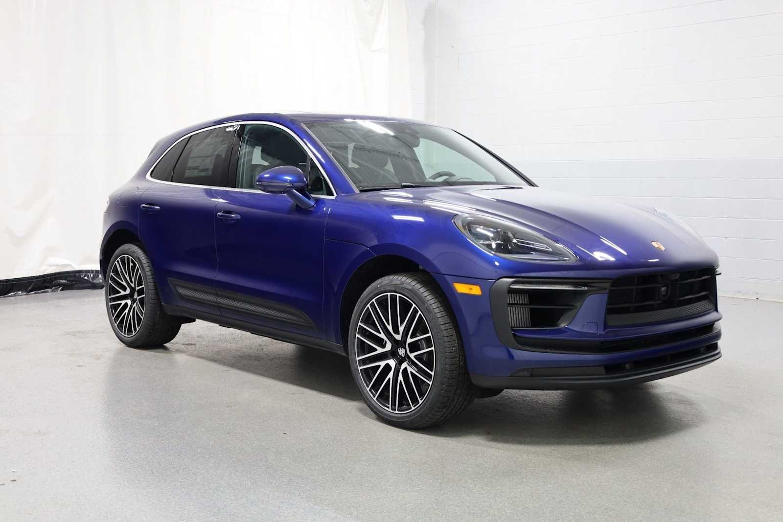 Thumbnail: 2026 Porsche Macan - 13