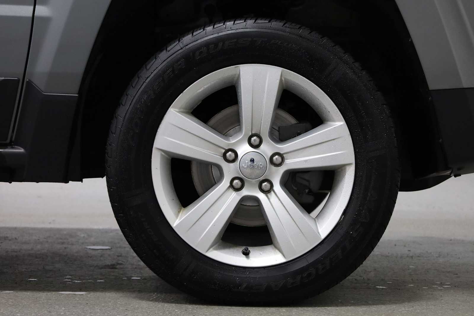 Thumbnail: 2014 Jeep Patriot - 12