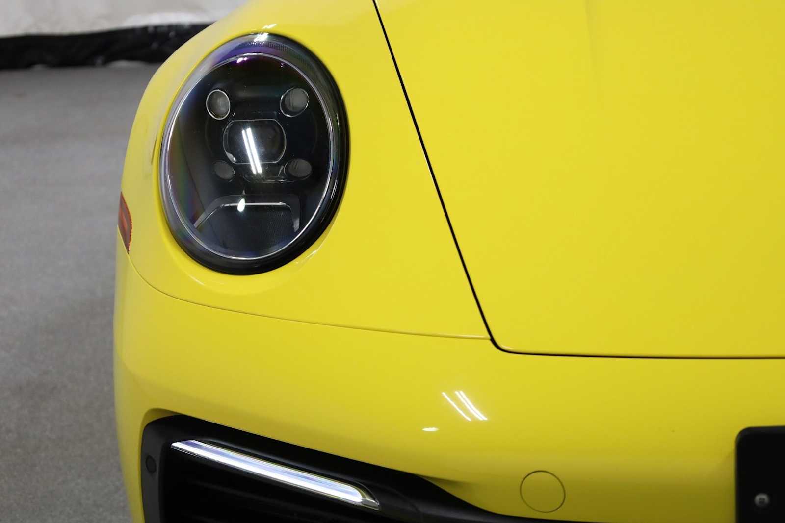 Thumbnail: 2022 Porsche 911 - 15