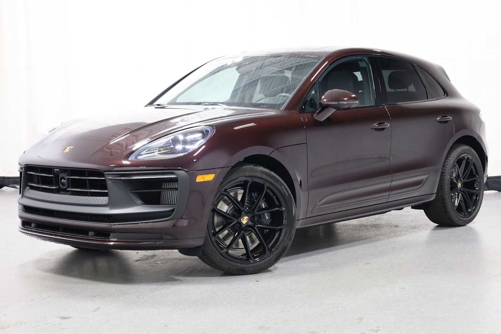 Thumbnail: 2025 Porsche Macan - 1