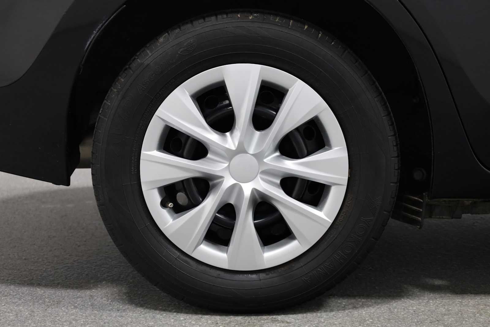 Thumbnail: 2016 Toyota Corolla - 32