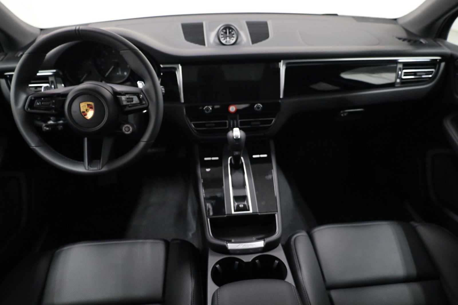 Thumbnail: 2026 Porsche Macan - 26