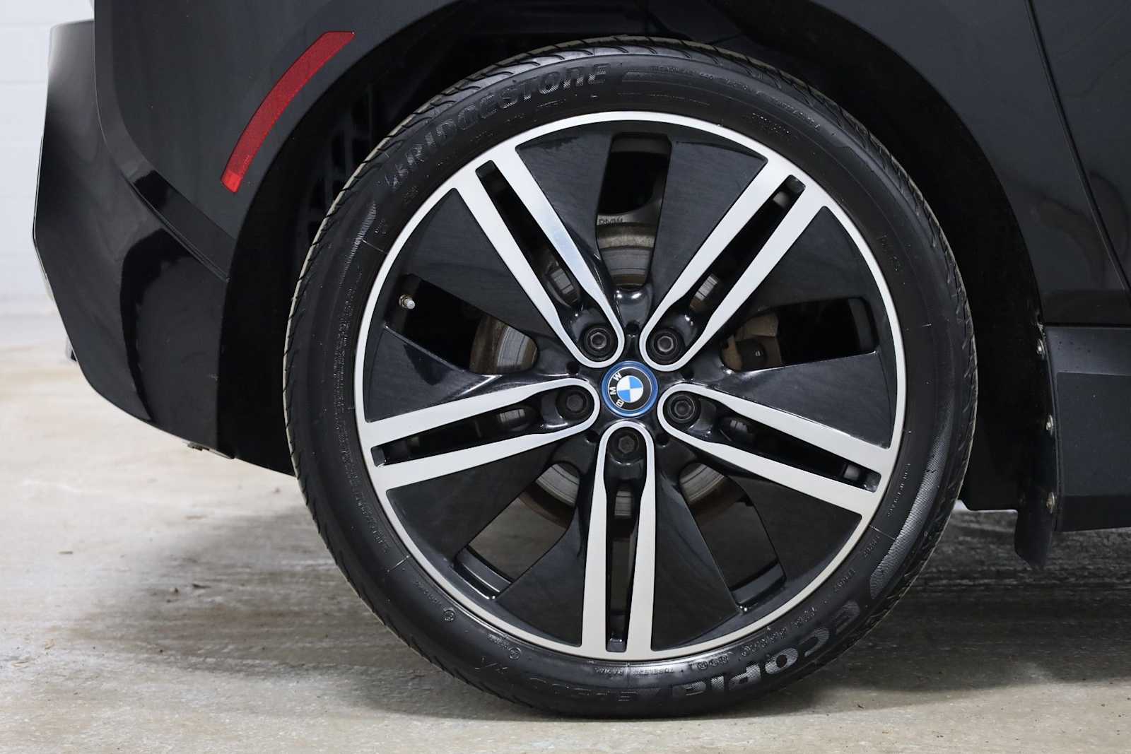 Thumbnail: 2016 BMW i3 - 36