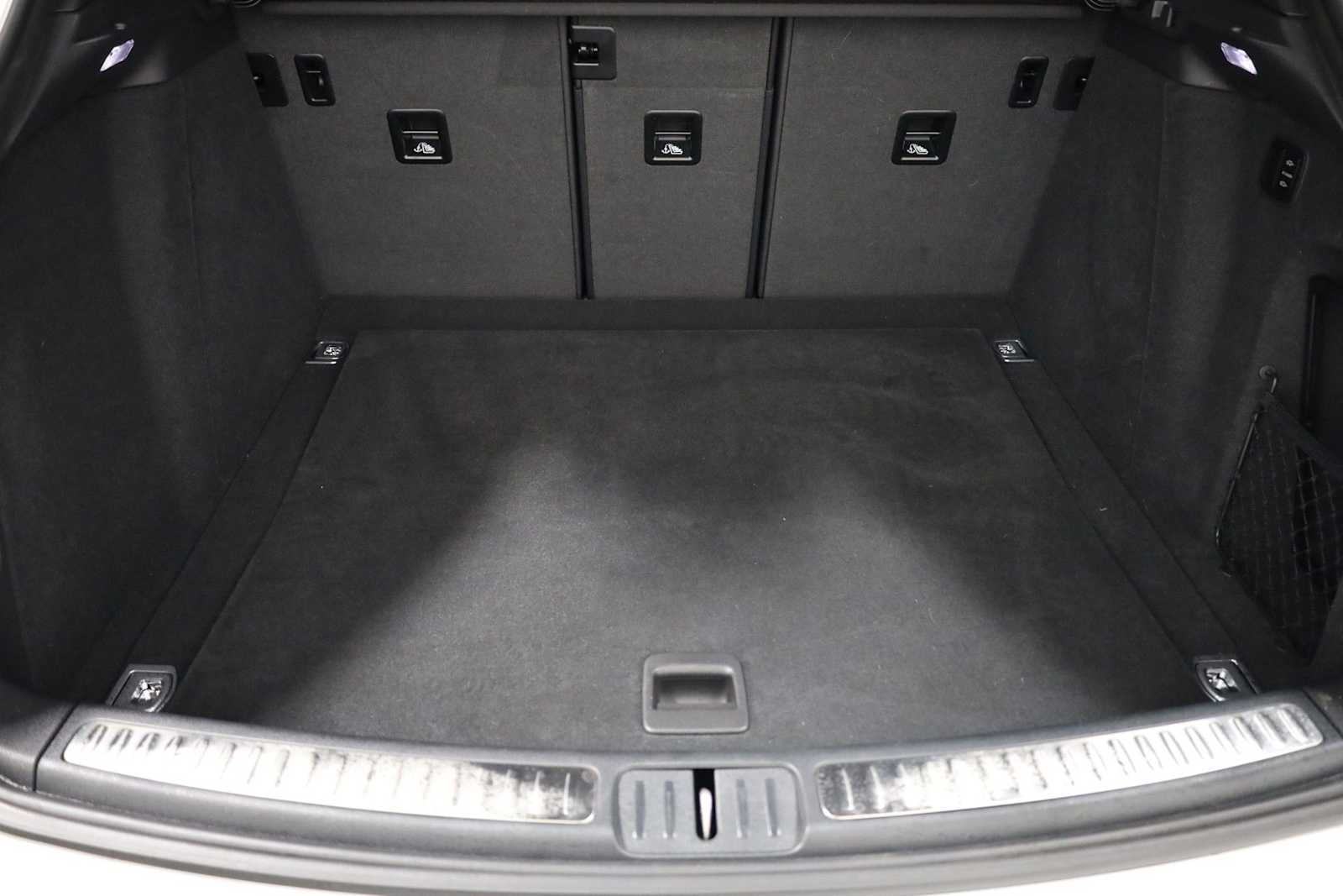 Thumbnail: 2025 Porsche Macan - 41