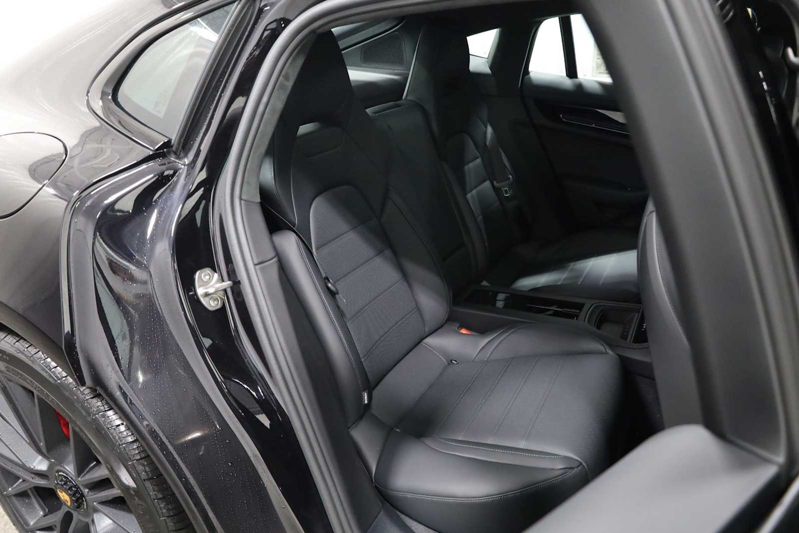 Thumbnail: 2026 Porsche Panamera - 37