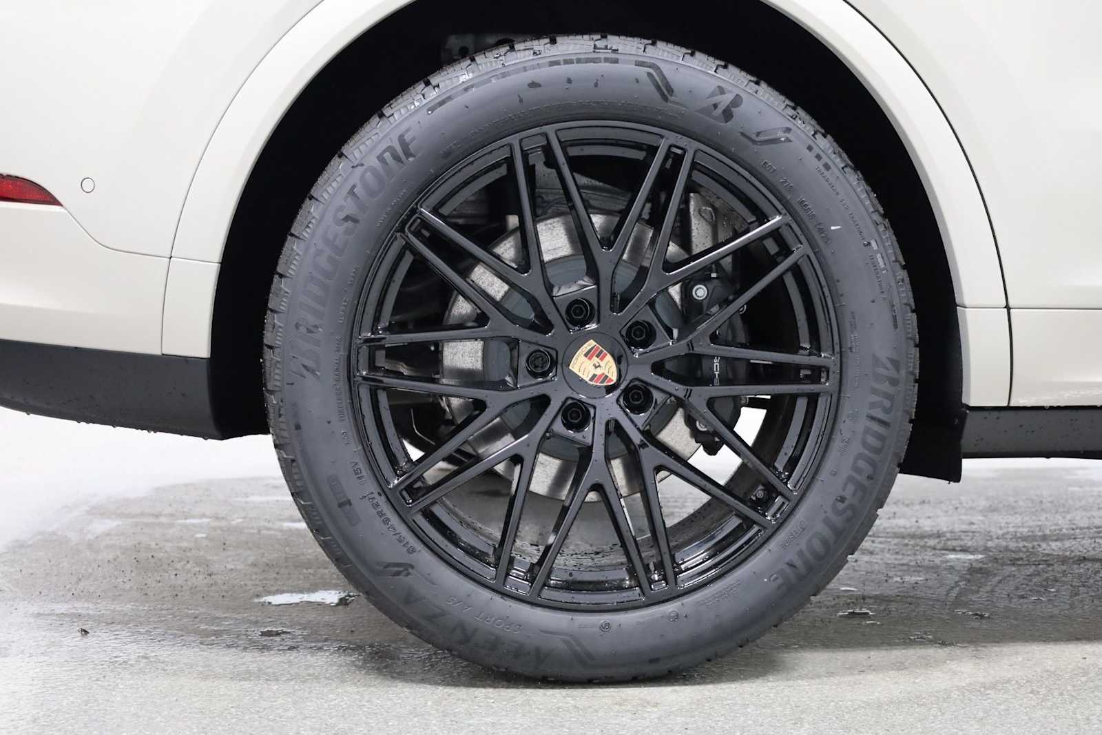 Thumbnail: 2026 Porsche Cayenne - 36