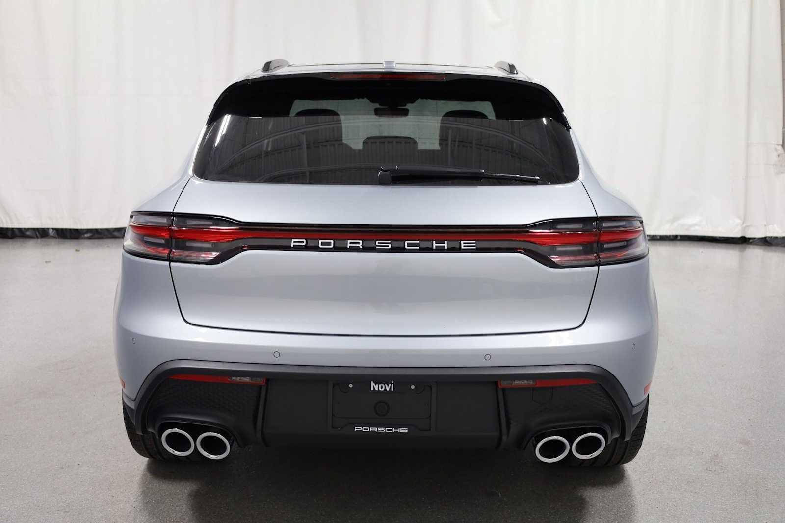 Thumbnail: 2026 Porsche Macan - 7