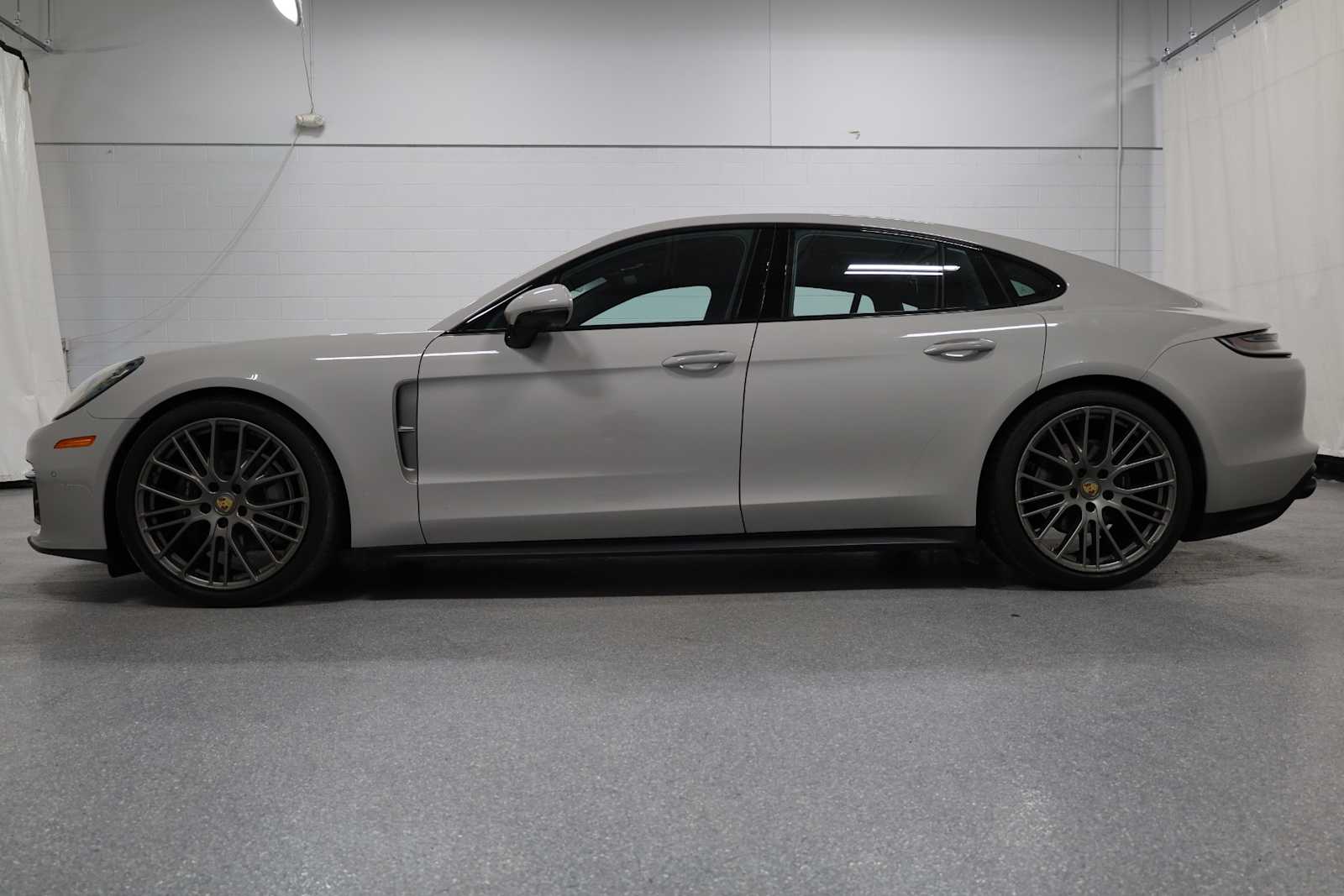 2023 Porsche Panamera 4 2