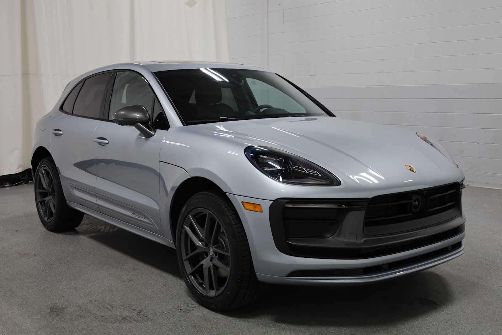 Thumbnail: 2025 Porsche Macan - 13