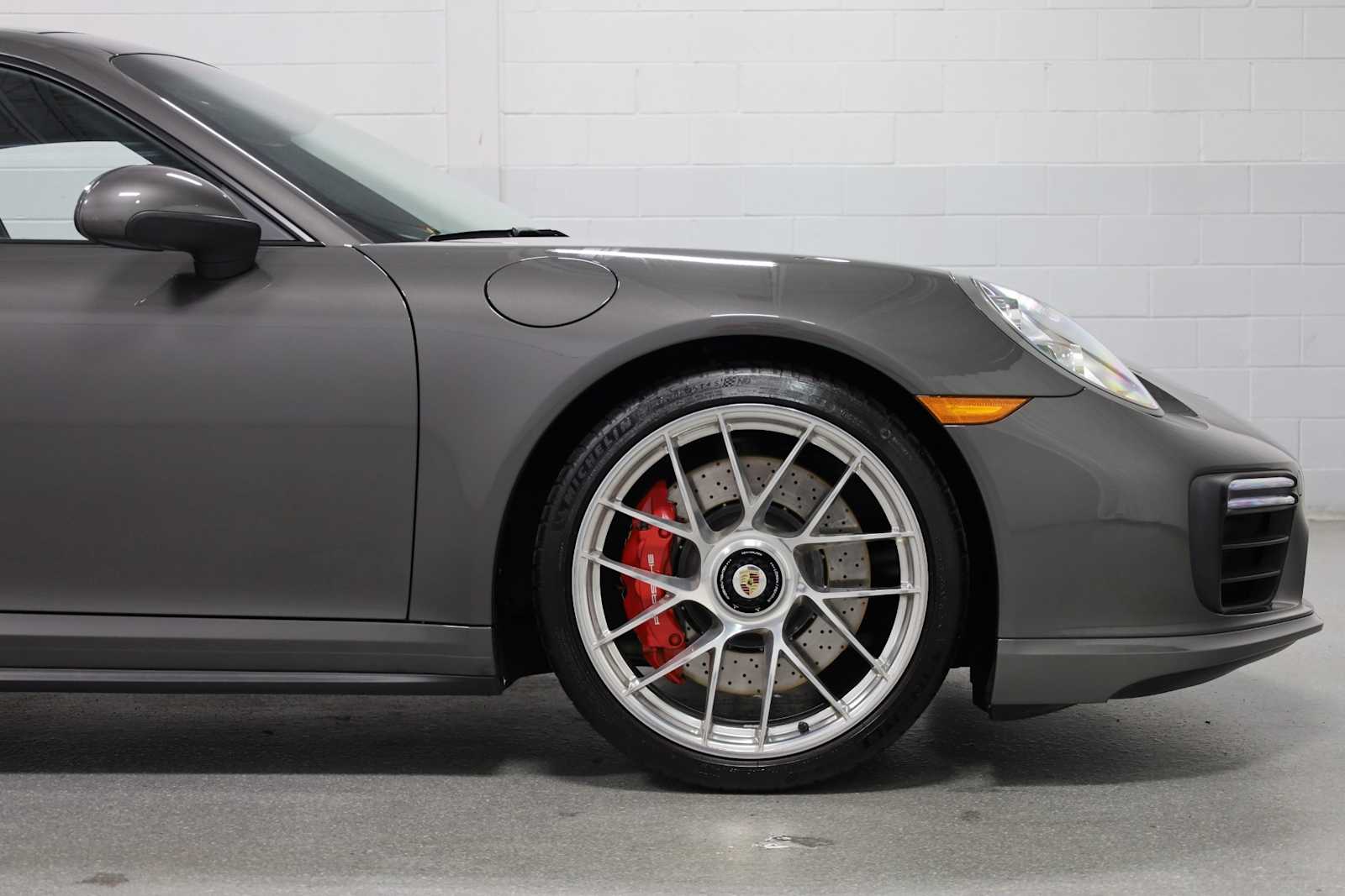 Thumbnail: 2019 Porsche 911 - 11