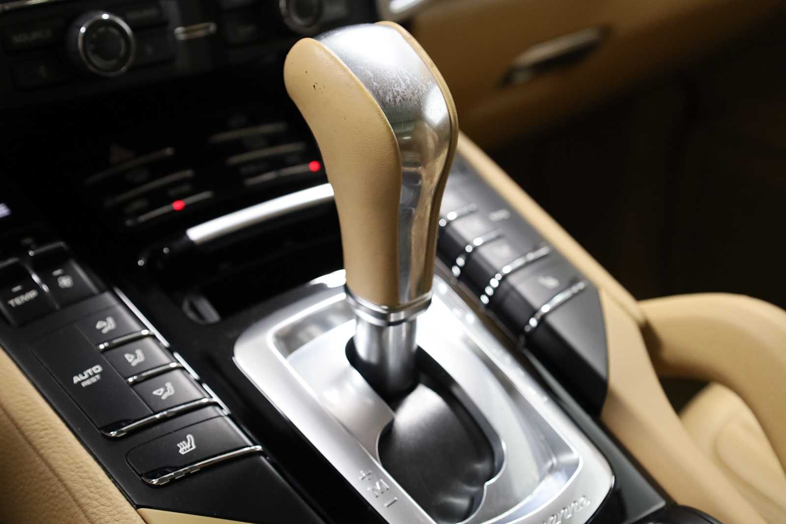 Thumbnail: 2014 Porsche Cayenne - 29