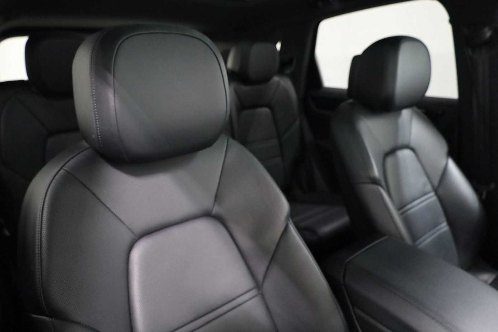 Thumbnail: 2021 Porsche Cayenne - 22