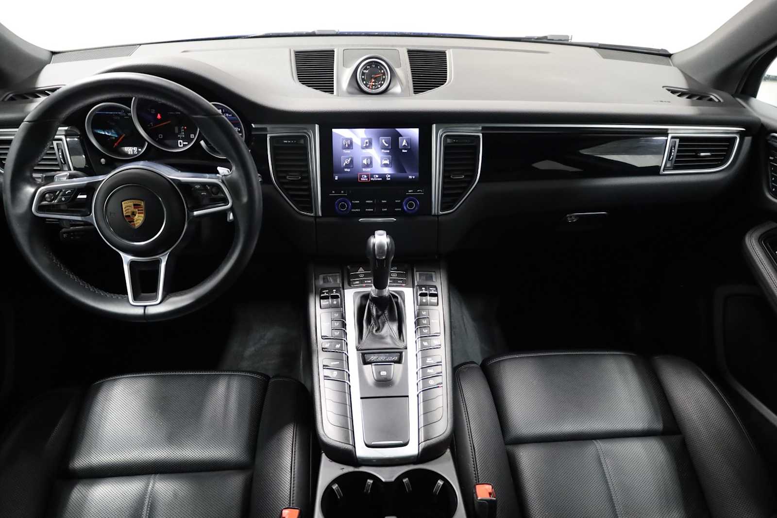 Thumbnail: 2018 Porsche Macan - 25