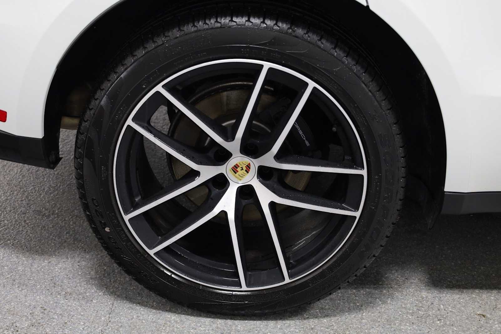 Thumbnail: 2025 Porsche Macan - 38