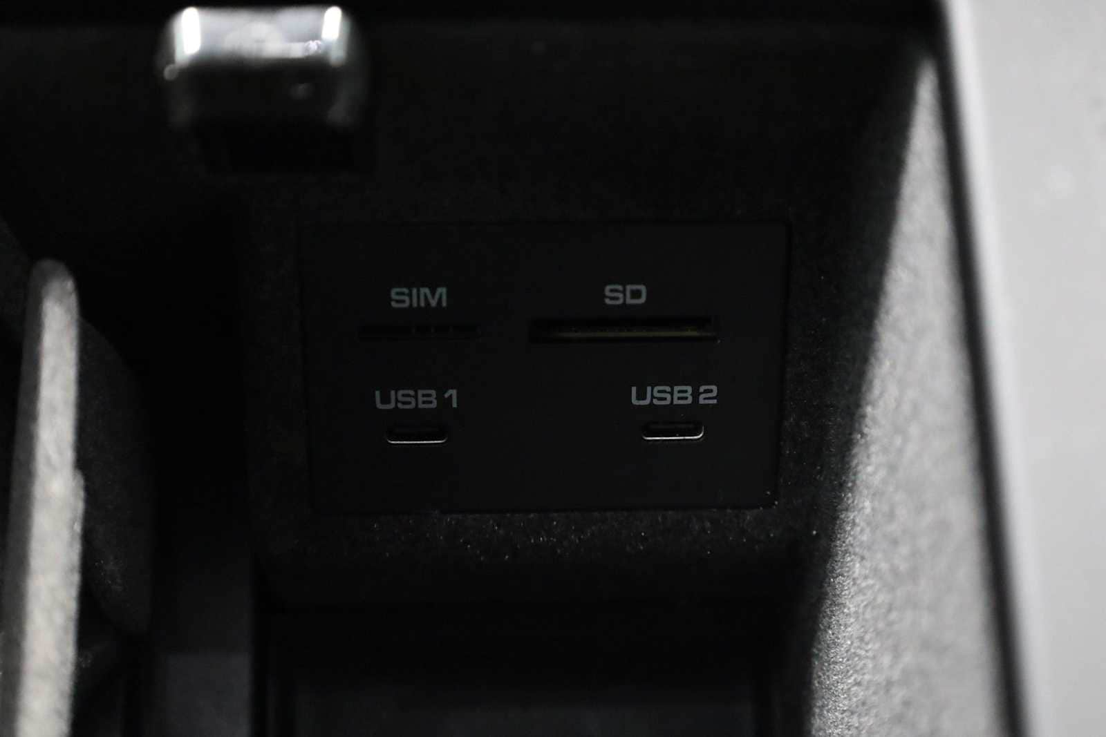 Thumbnail: 2023 Porsche Macan - 35