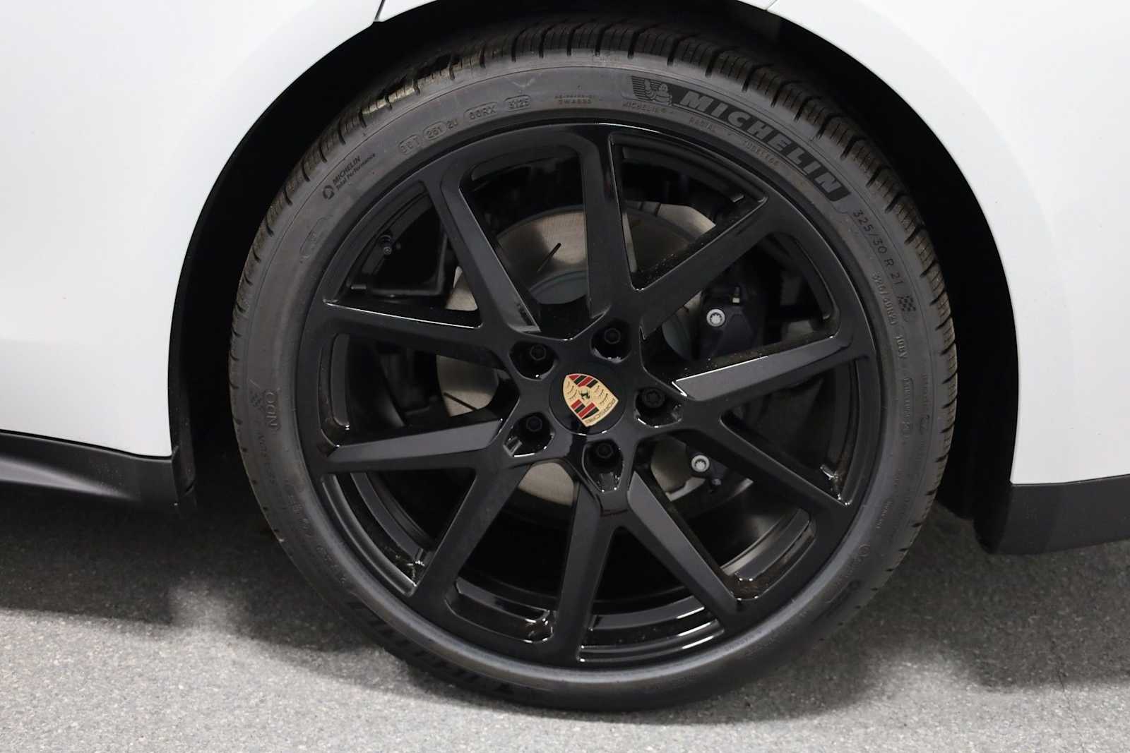 Thumbnail: 2026 Porsche Panamera - 36