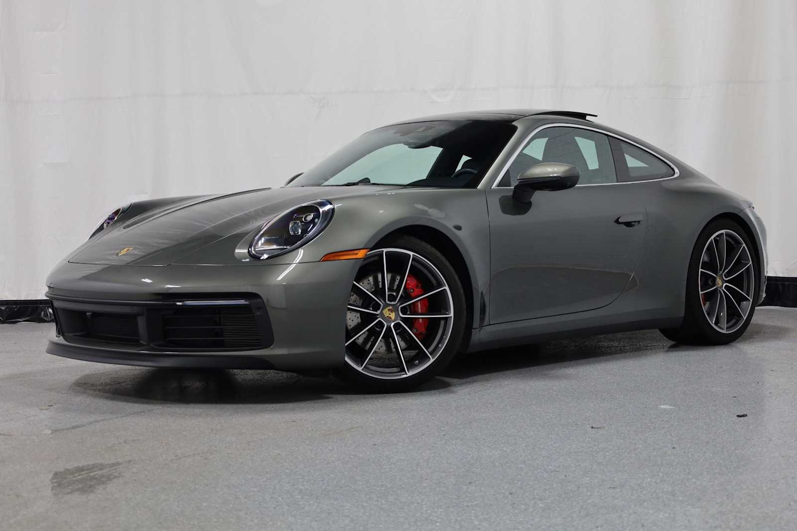 Thumbnail: 2022 Porsche 911 - 1