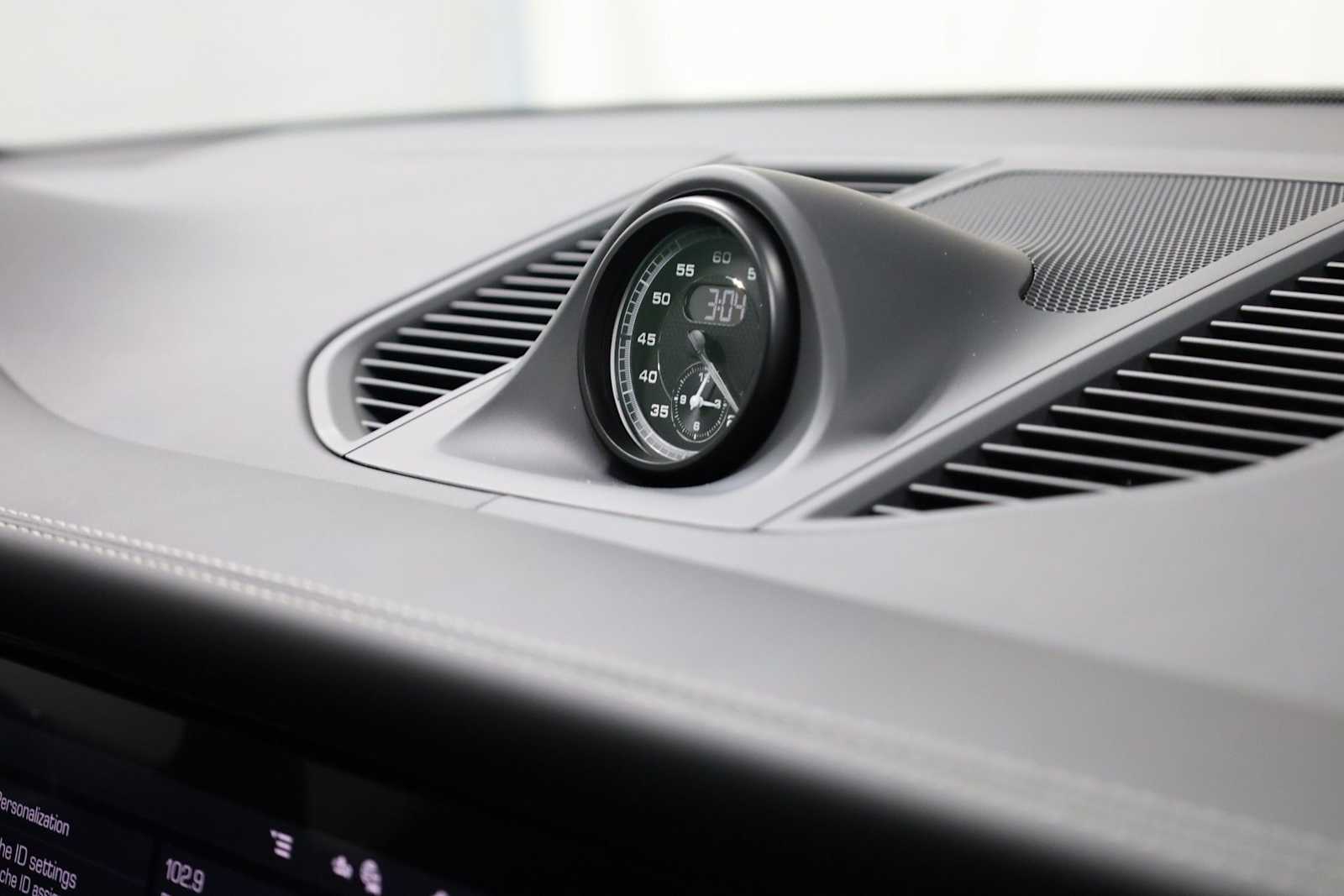 Thumbnail: 2025 Porsche Macan - 23