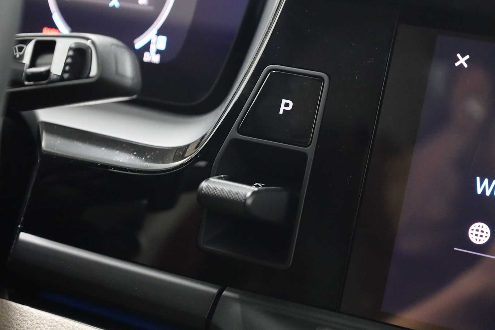 Thumbnail: 2025 Porsche Panamera - 27