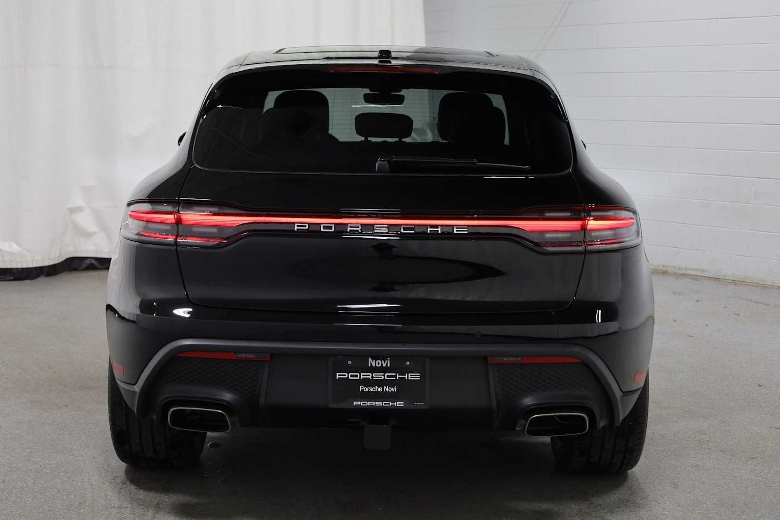 Thumbnail: 2026 Porsche Macan - 7