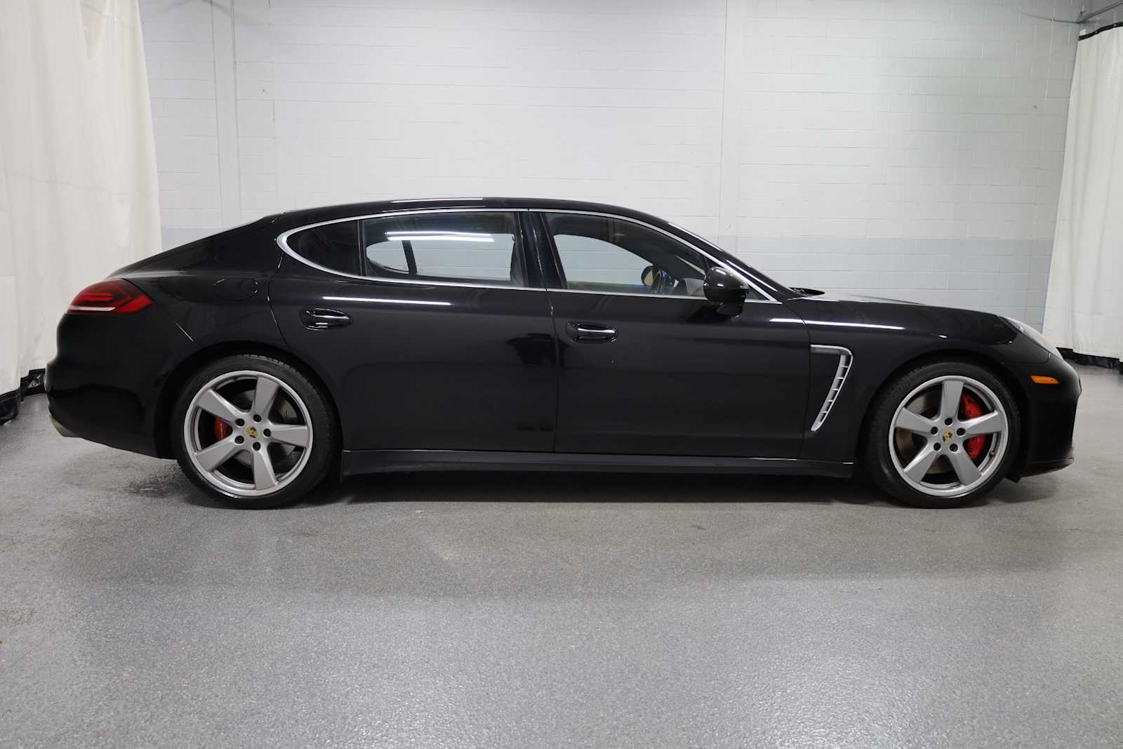 Thumbnail: 2014 Porsche Panamera - 10