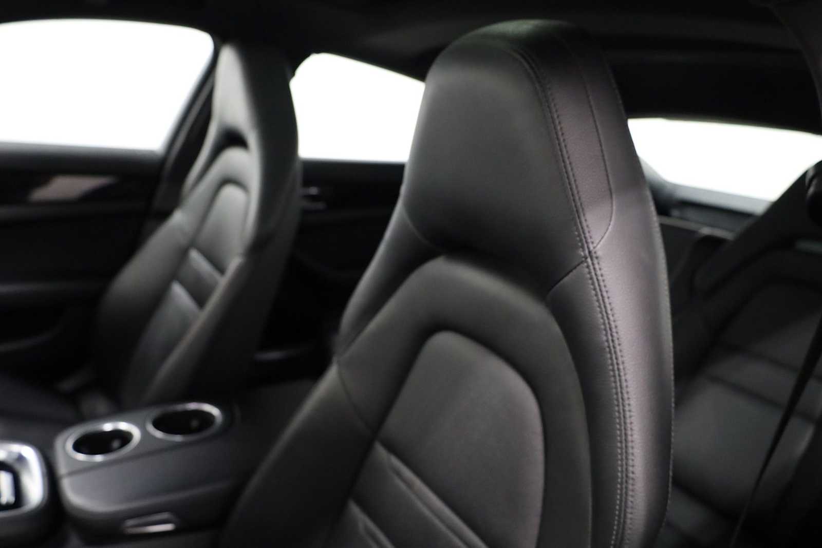 Thumbnail: 2018 Porsche Panamera - 19