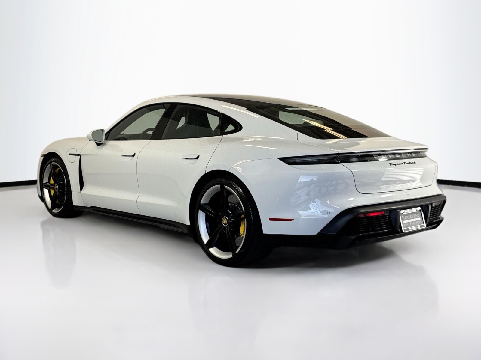 2021 Porsche Taycan Turbo S photo 3