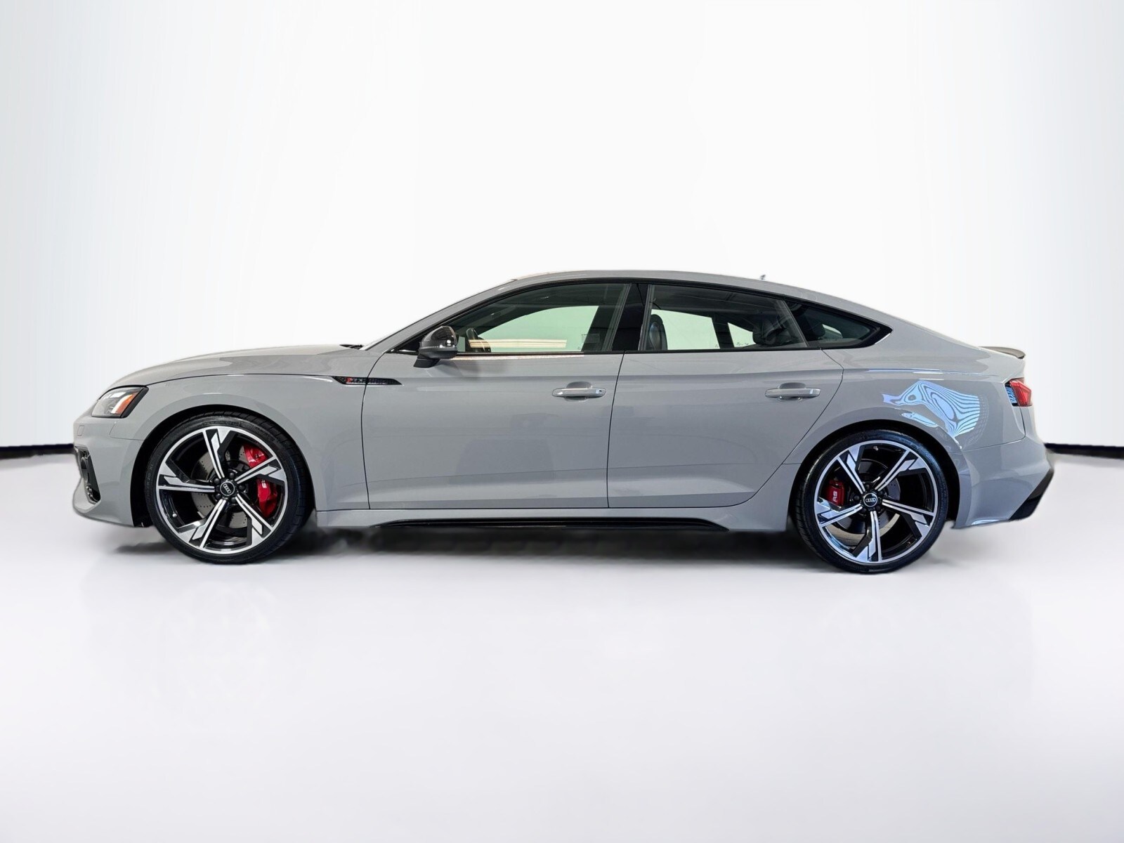 2023 Audi RS 5 photo 2