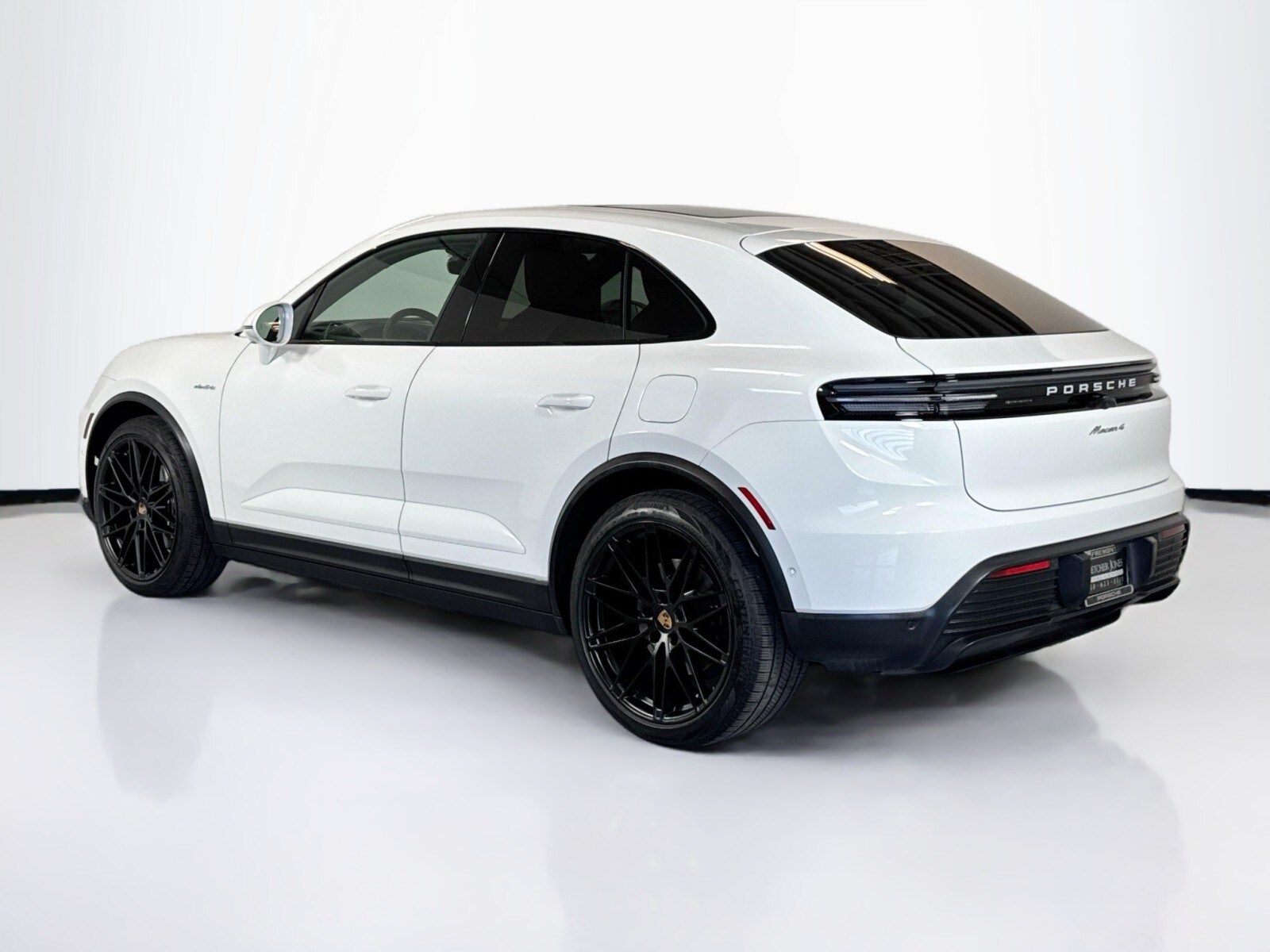 2024 Porsche Macan Electric 4 photo 3