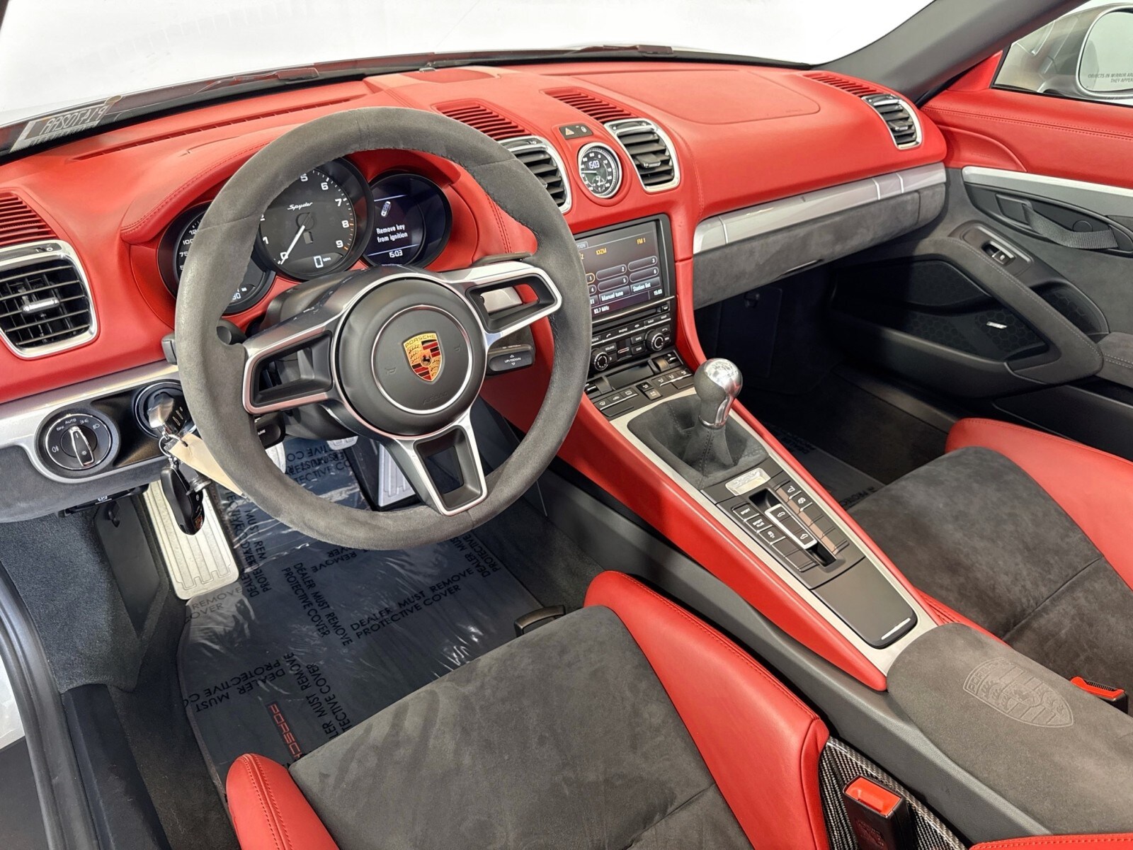 2016 Porsche Boxster Spyder photo 4