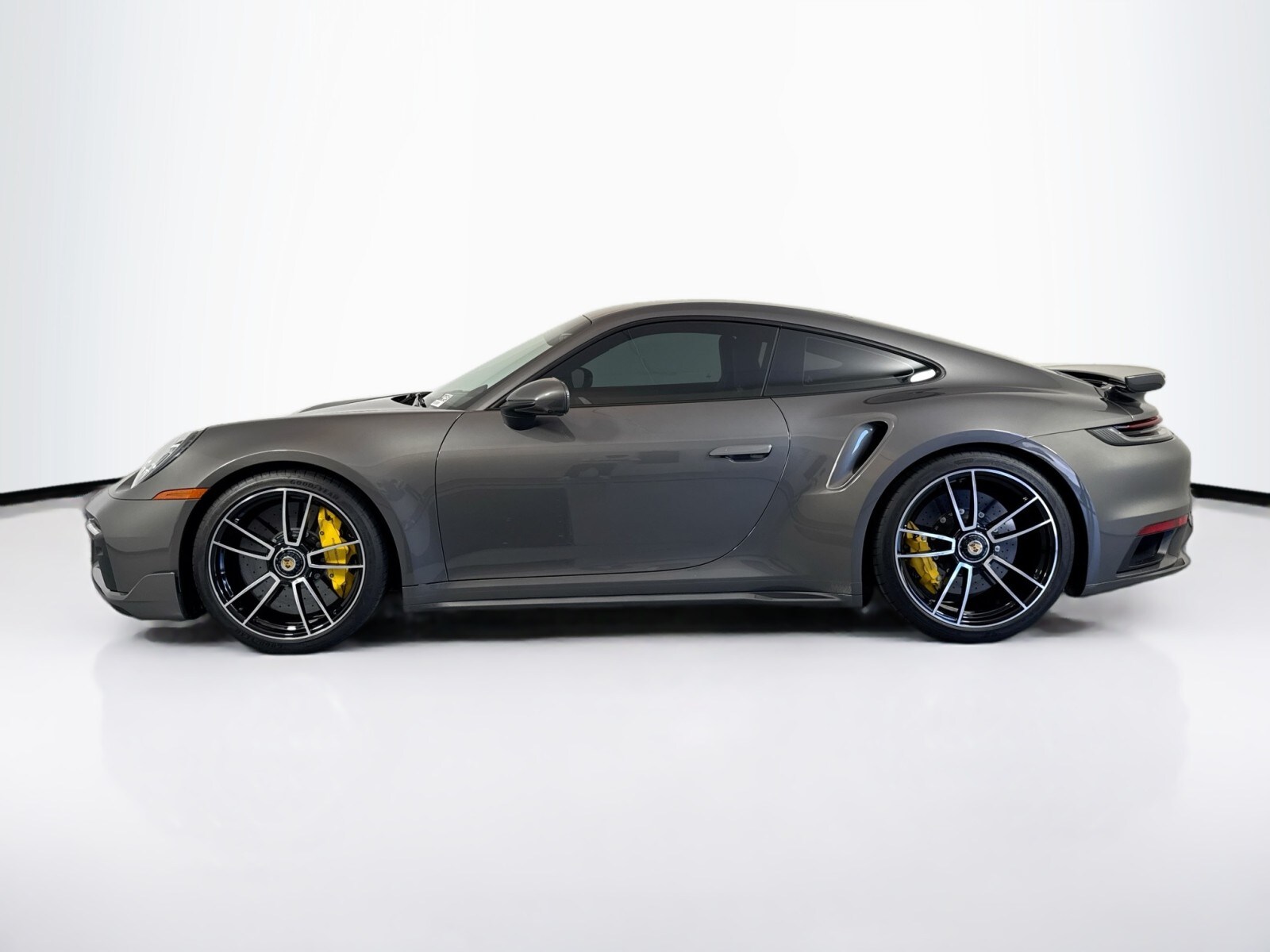 2024 Porsche 911 Turbo S photo 2