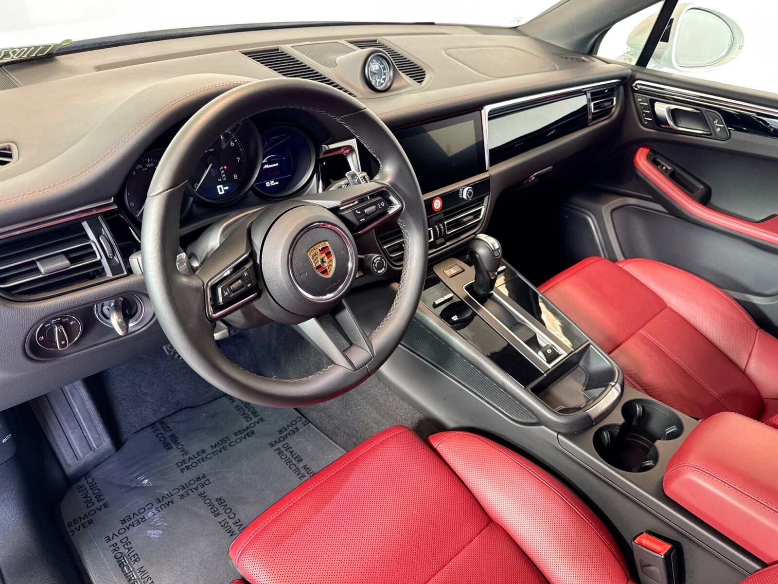 2024 Porsche Macan photo 4