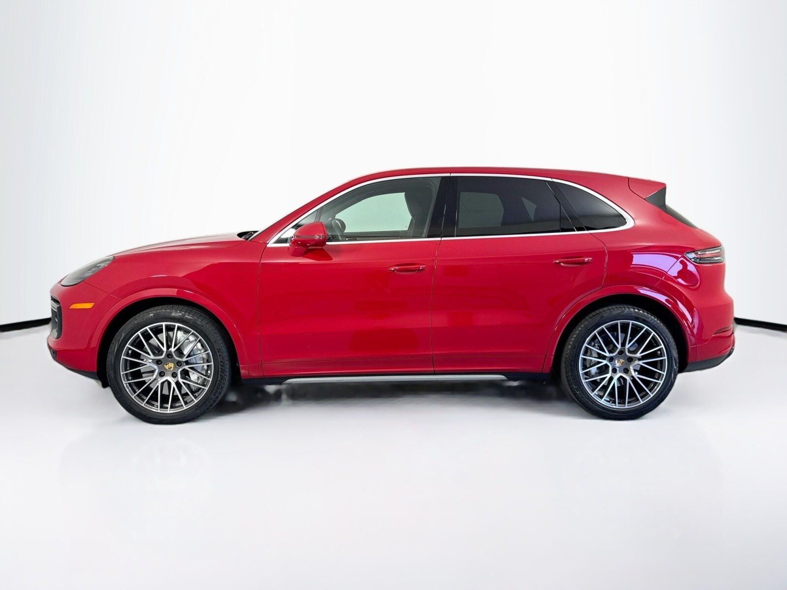 2022 Porsche Cayenne Turbo photo 2