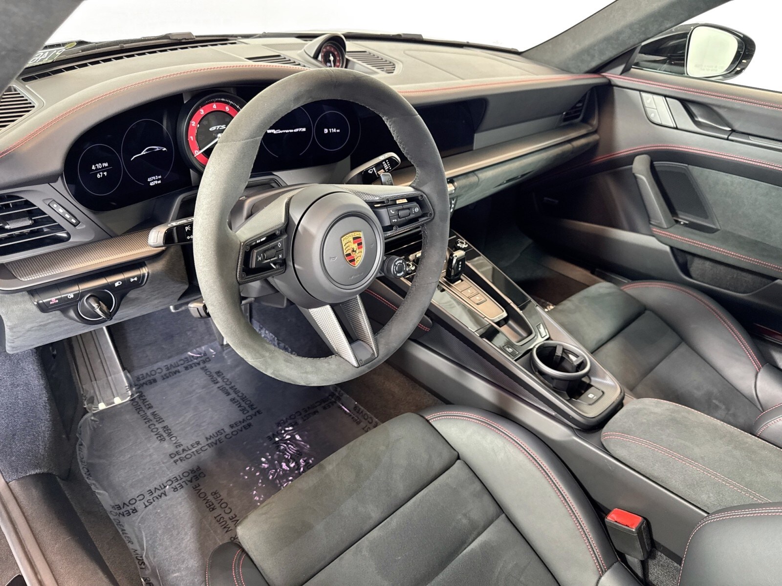 2024 Porsche 911 GTS photo 4