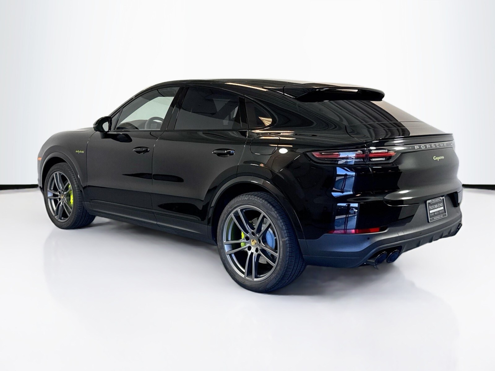 2023 Porsche Cayenne E-Hybrid photo 2