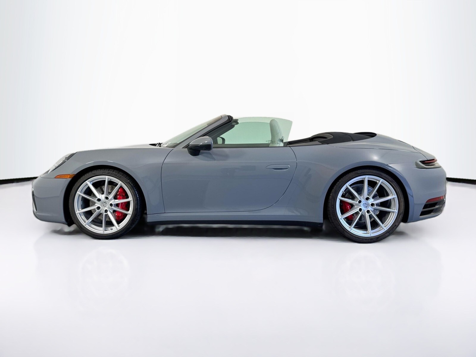 2024 Porsche 911 S photo 2