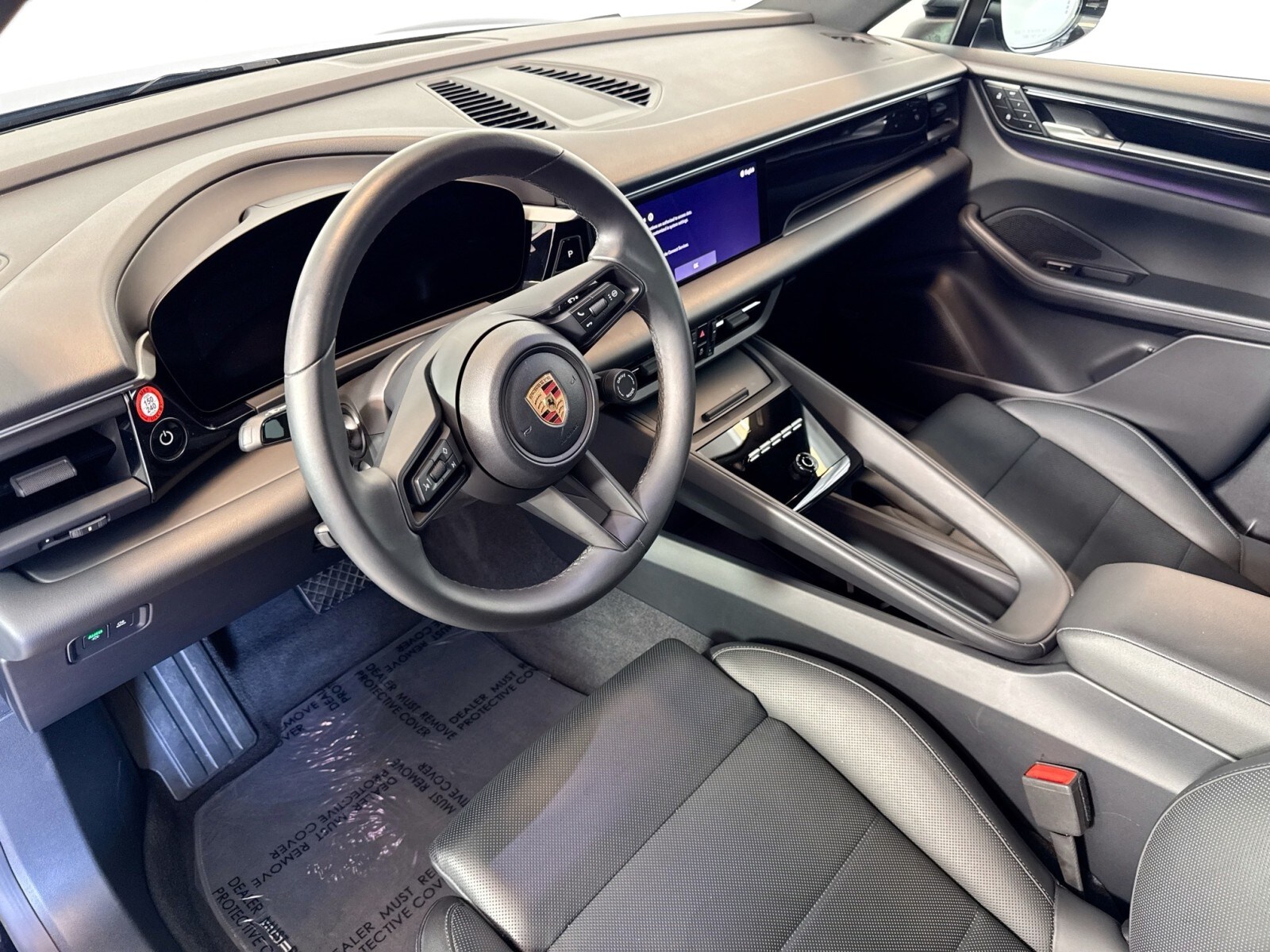 2025 Porsche Macan Electric photo 4