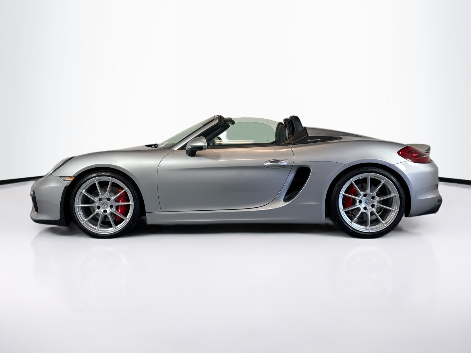 2016 Porsche Boxster Spyder photo 2