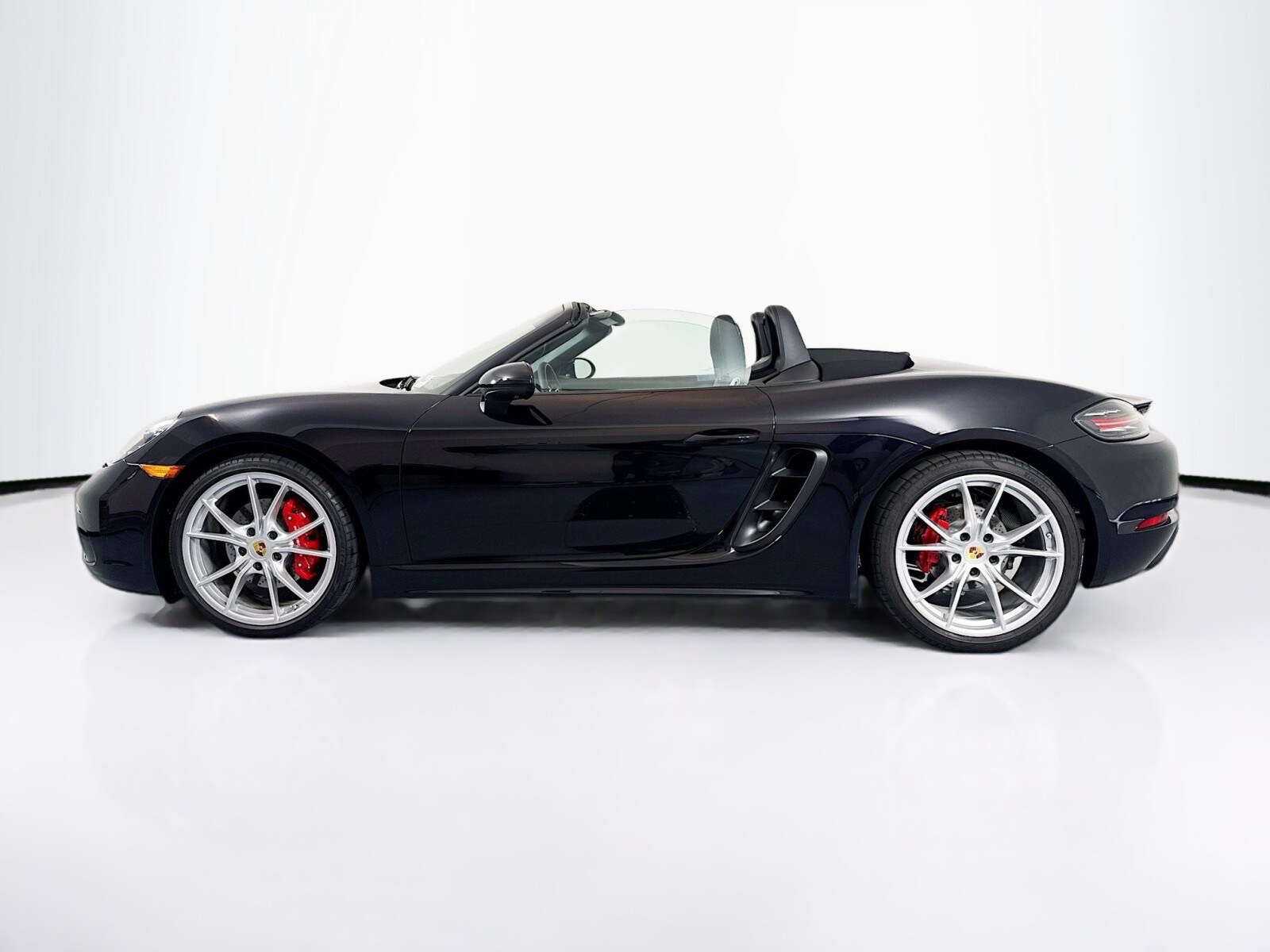 2024 Porsche Boxster S photo 3