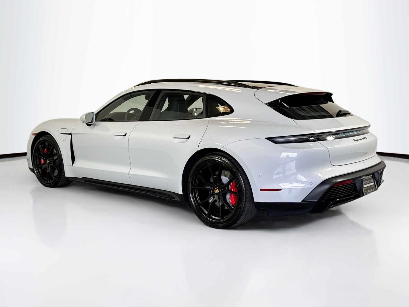 2024 Porsche Taycan GTS Sport Turismo photo 3