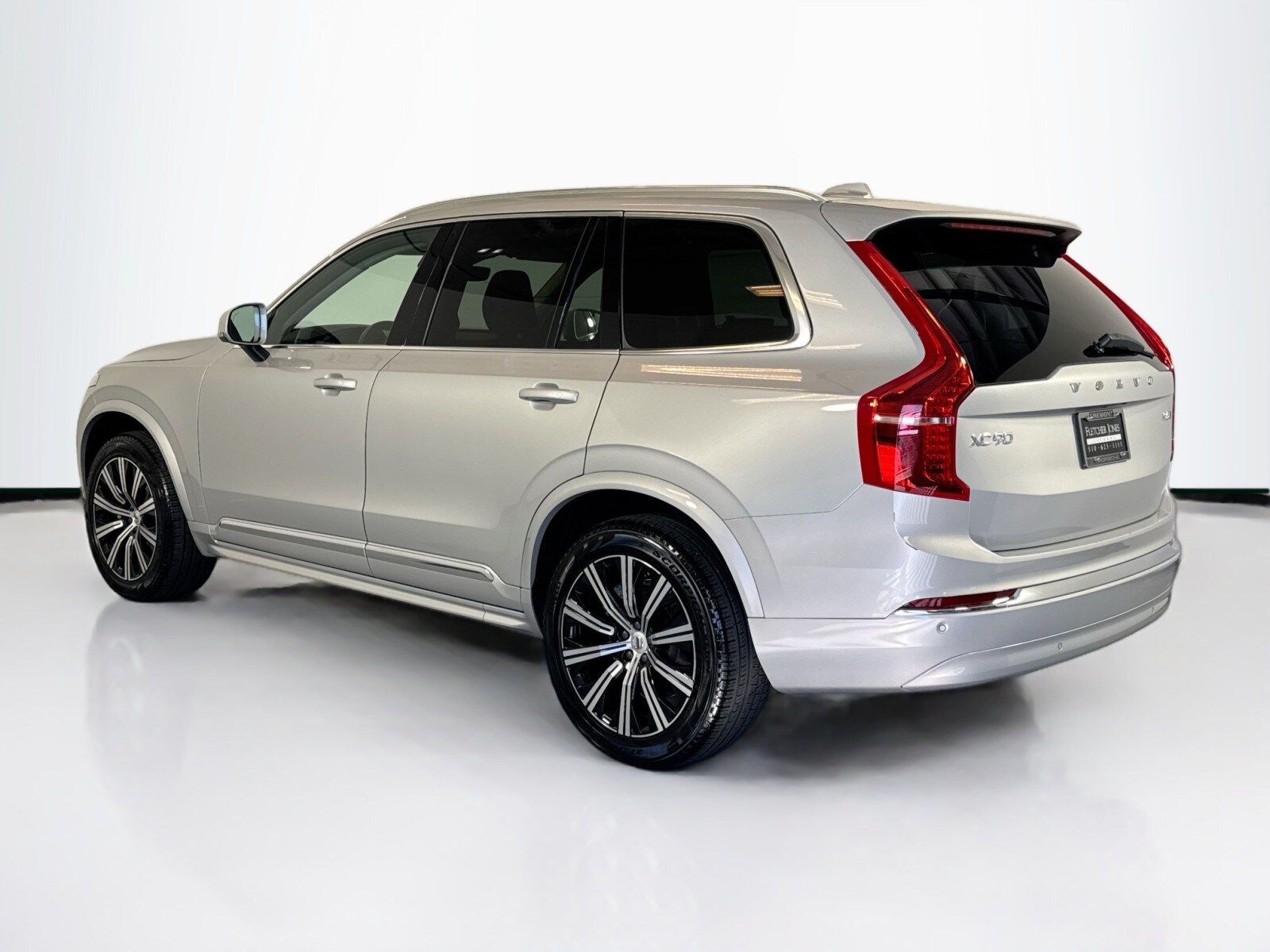 2025 Volvo XC90 Core photo 2