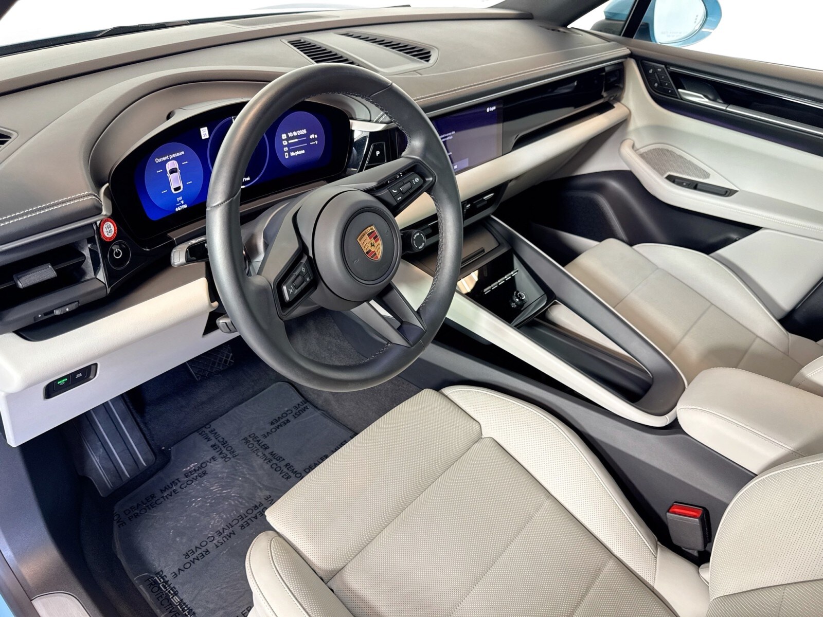 2025 Porsche Macan Electric photo 4