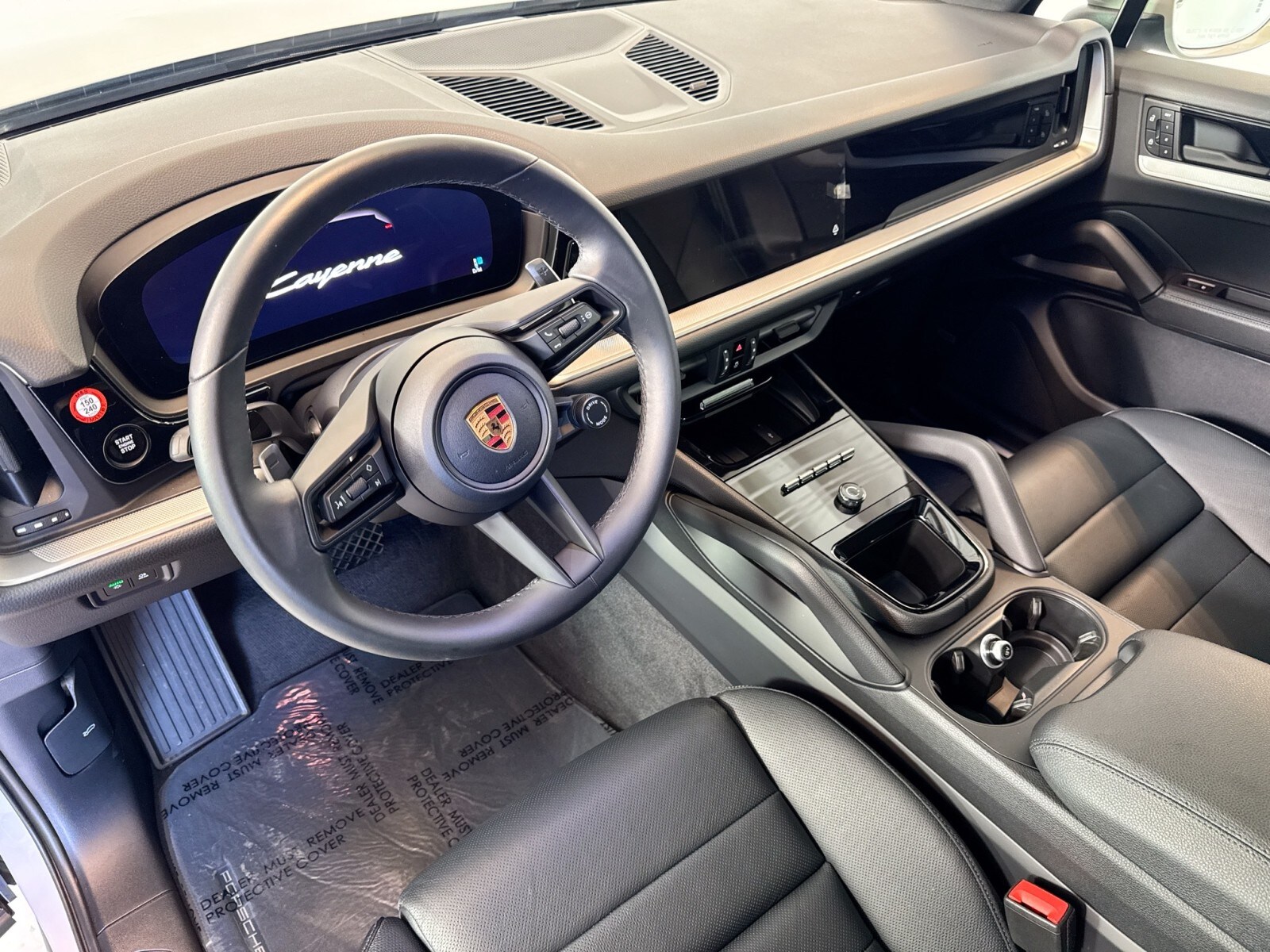 2025 Porsche Cayenne photo 4
